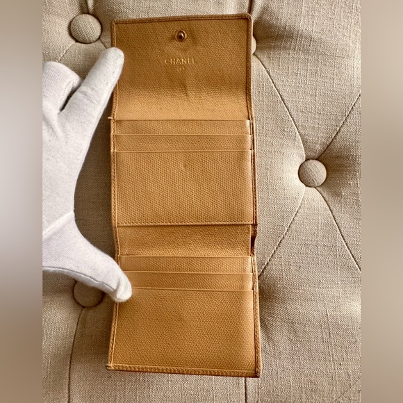 Chanel trifold wallet - Picture 7 of 14
